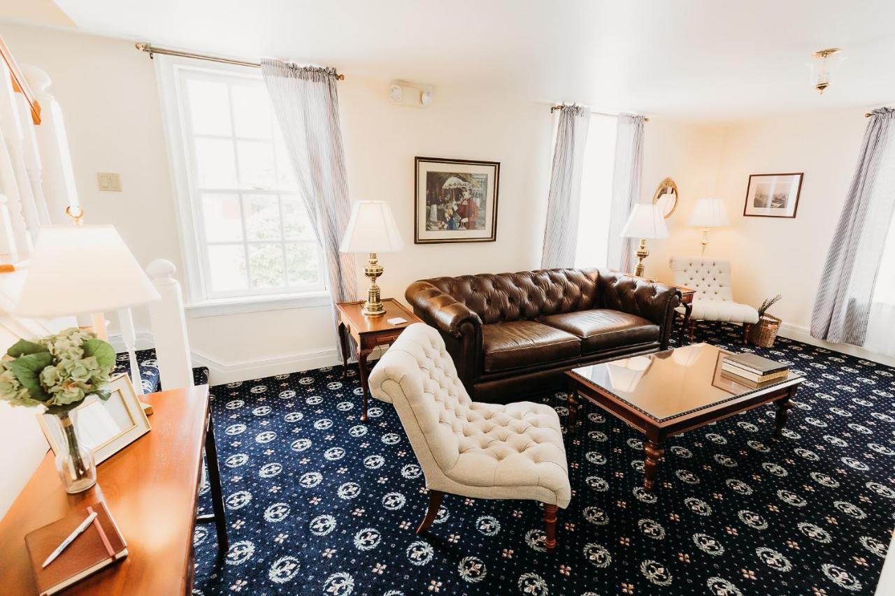 The Rochester Inn Sheboygan Falls Экстерьер фото