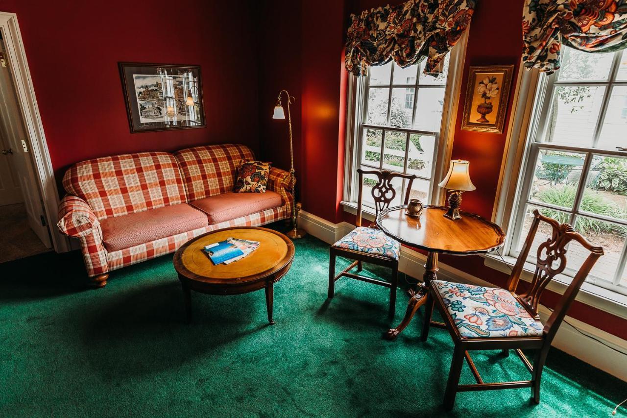 The Rochester Inn Sheboygan Falls Экстерьер фото