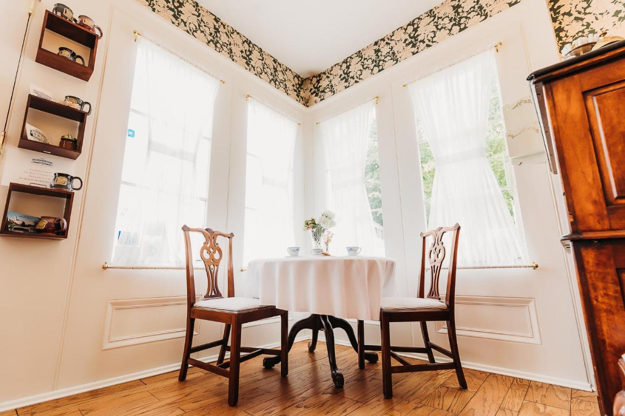 The Rochester Inn Sheboygan Falls Экстерьер фото