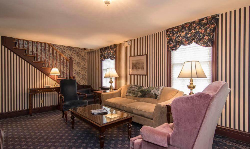 The Rochester Inn Sheboygan Falls Экстерьер фото